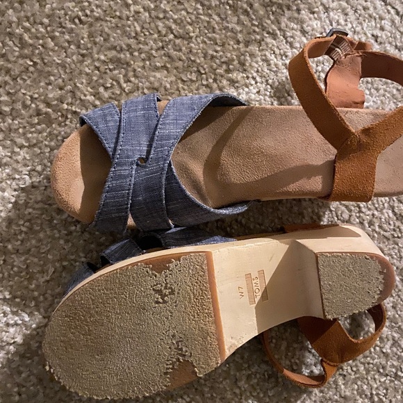 Toms Clog Sandals - Picture 4 of 8